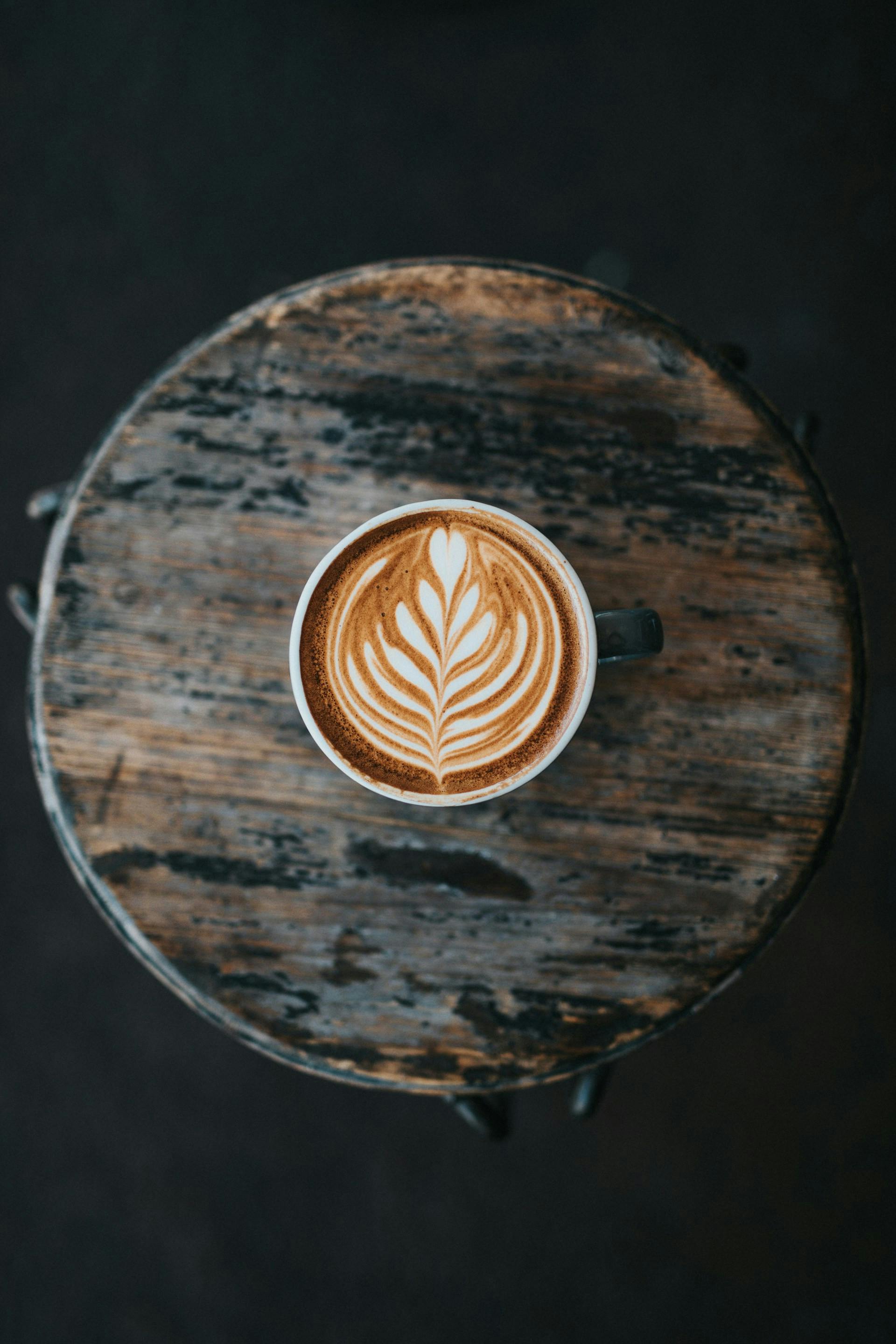 Cappuccino mit filigraner Latte Art